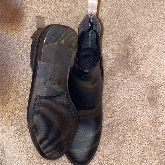 J Crew Camo Rain Boots - Picture 5 of 5